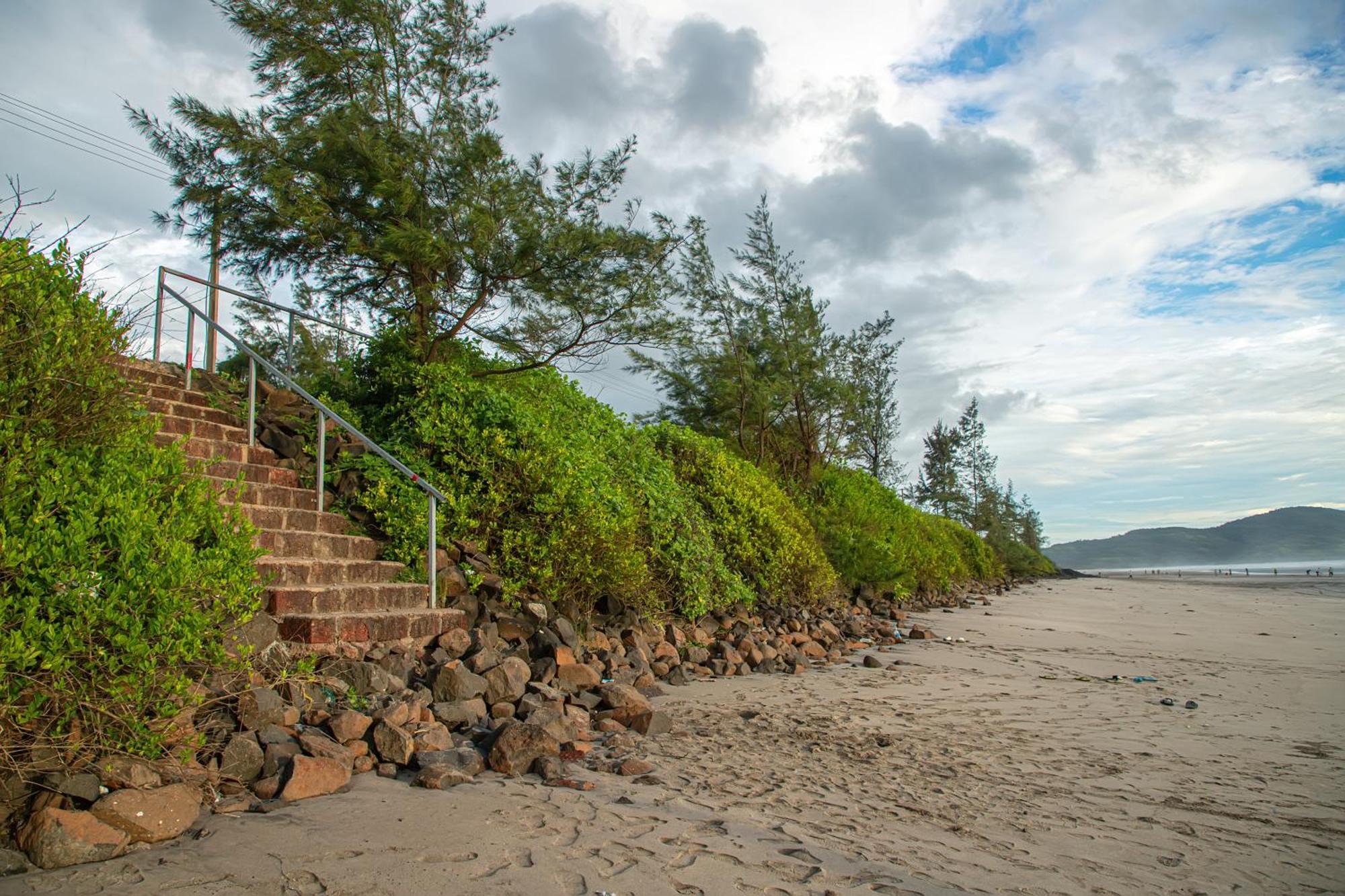 White Sand Beach Resort Kondivali エクステリア 写真